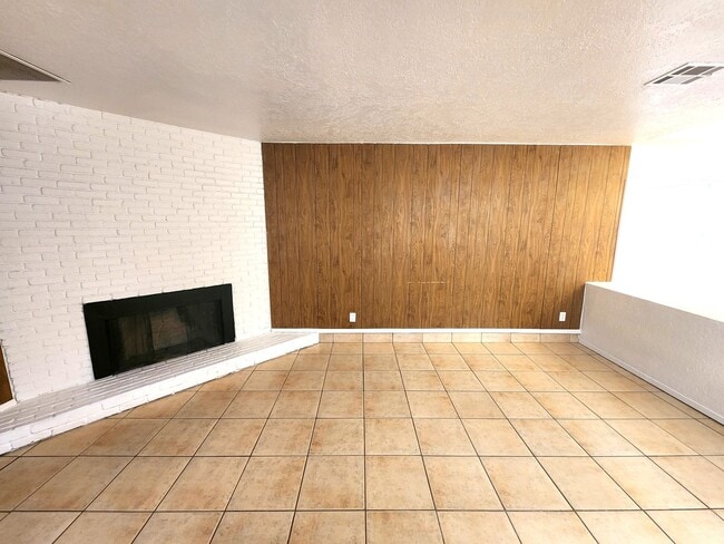 Building Photo - 3004 Missouri Ave