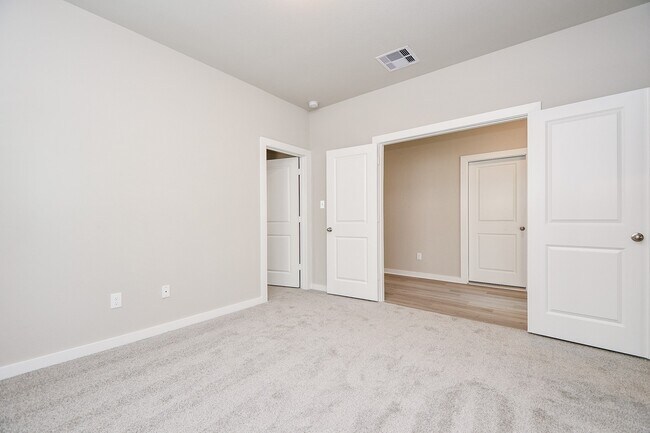 Building Photo - 5122 juniper lagoon