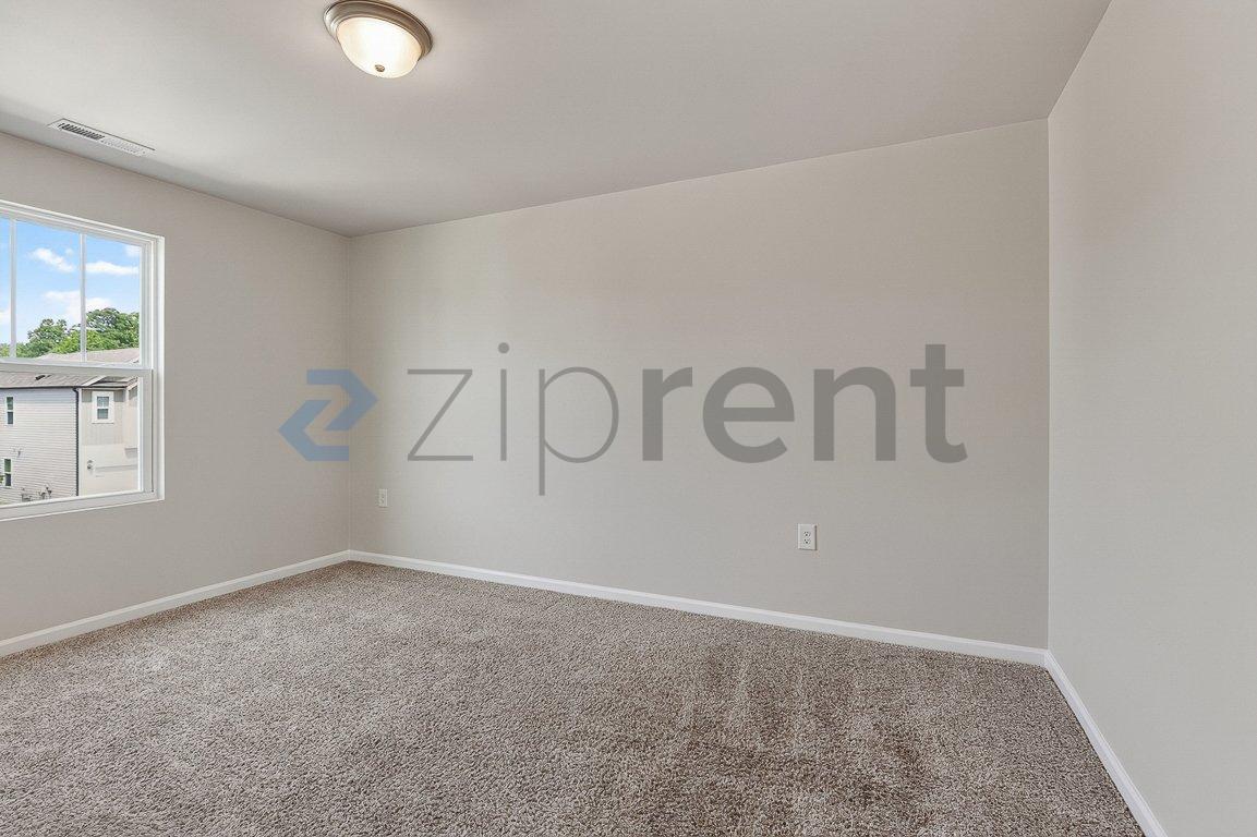 Building Photo - Unit