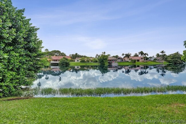 Building Photo - 11340 Lakeshore Dr