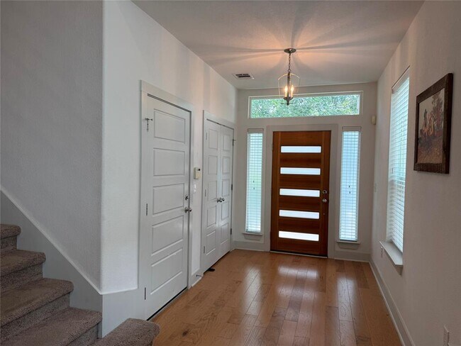 Building Photo - 7206 Tybalt St