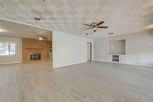 Building Photo - 2511 Maroneal St