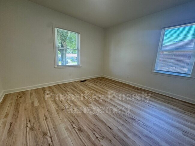 Building Photo - 3552 Irwin Way