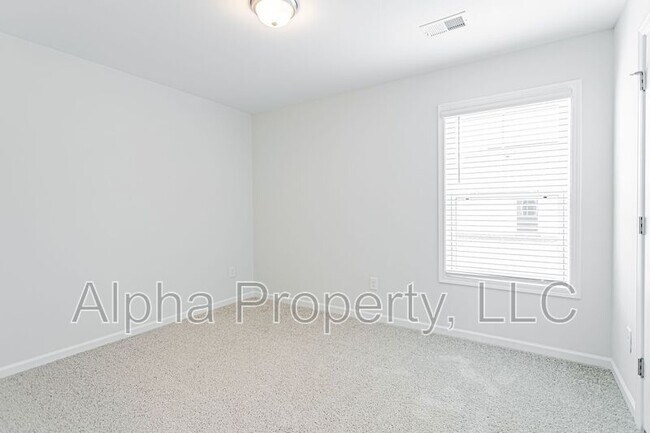 Building Photo - 409 Wards Creek Way
