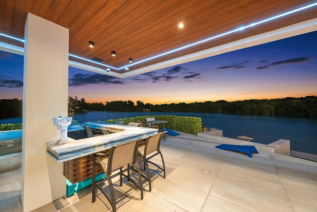 Building Photo - 2934 NE 8th Ave