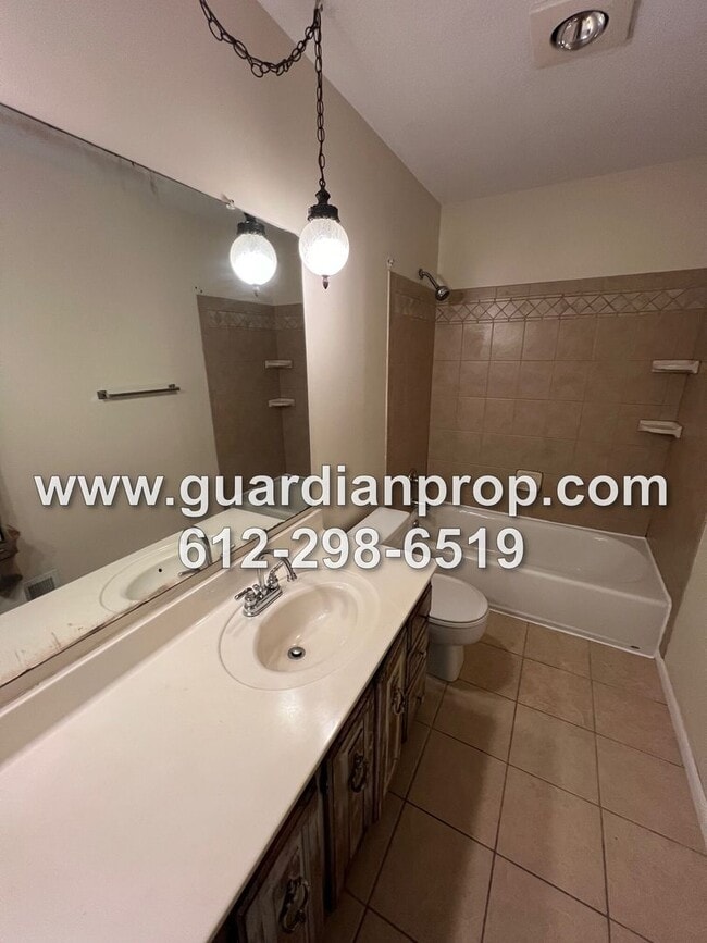 Building Photo - End Unit Townhouse Available November 1st,...