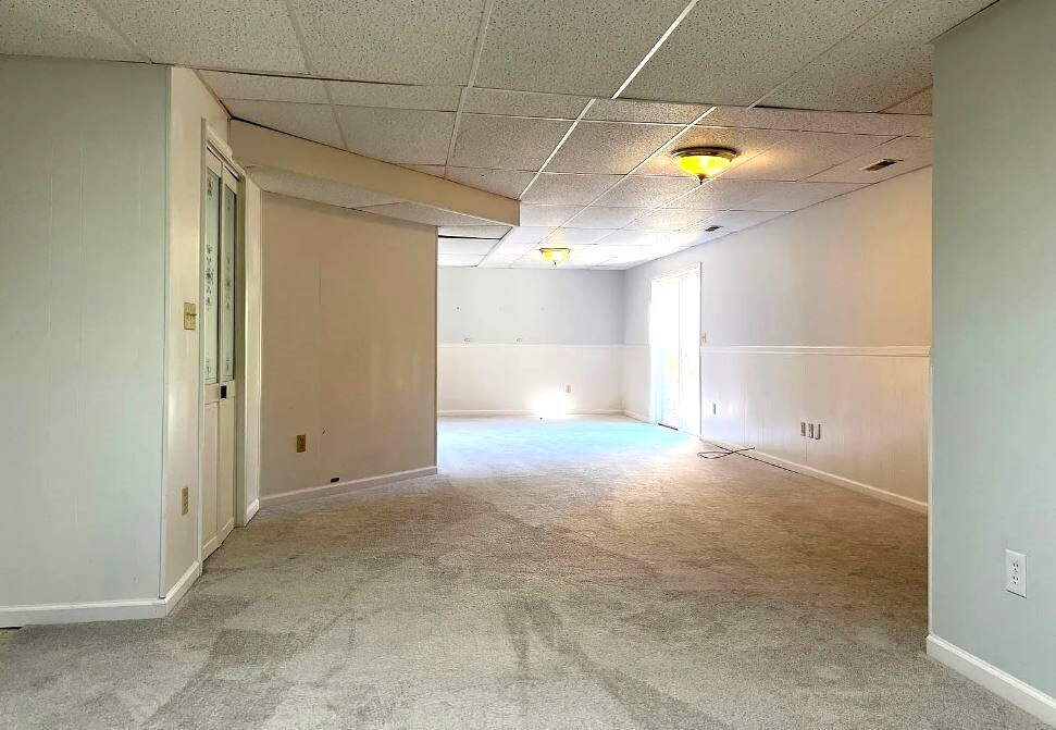 Building Photo - 821 W Rosewood Dr