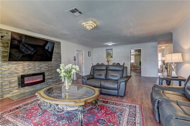 Building Photo - 4553 Balfour Dr