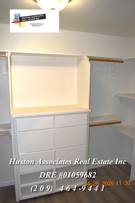 Building Photo - 3936 Dennis Ave