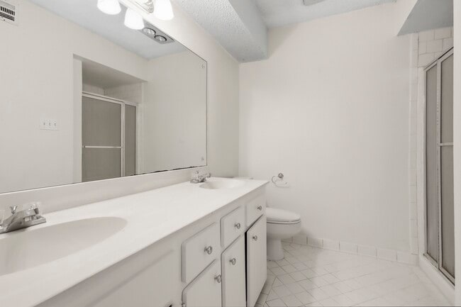 Building Photo - 20315 Sunny Shores Dr