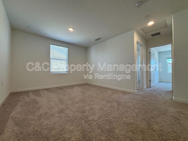 Building Photo - 4127 N Rosalia Ave