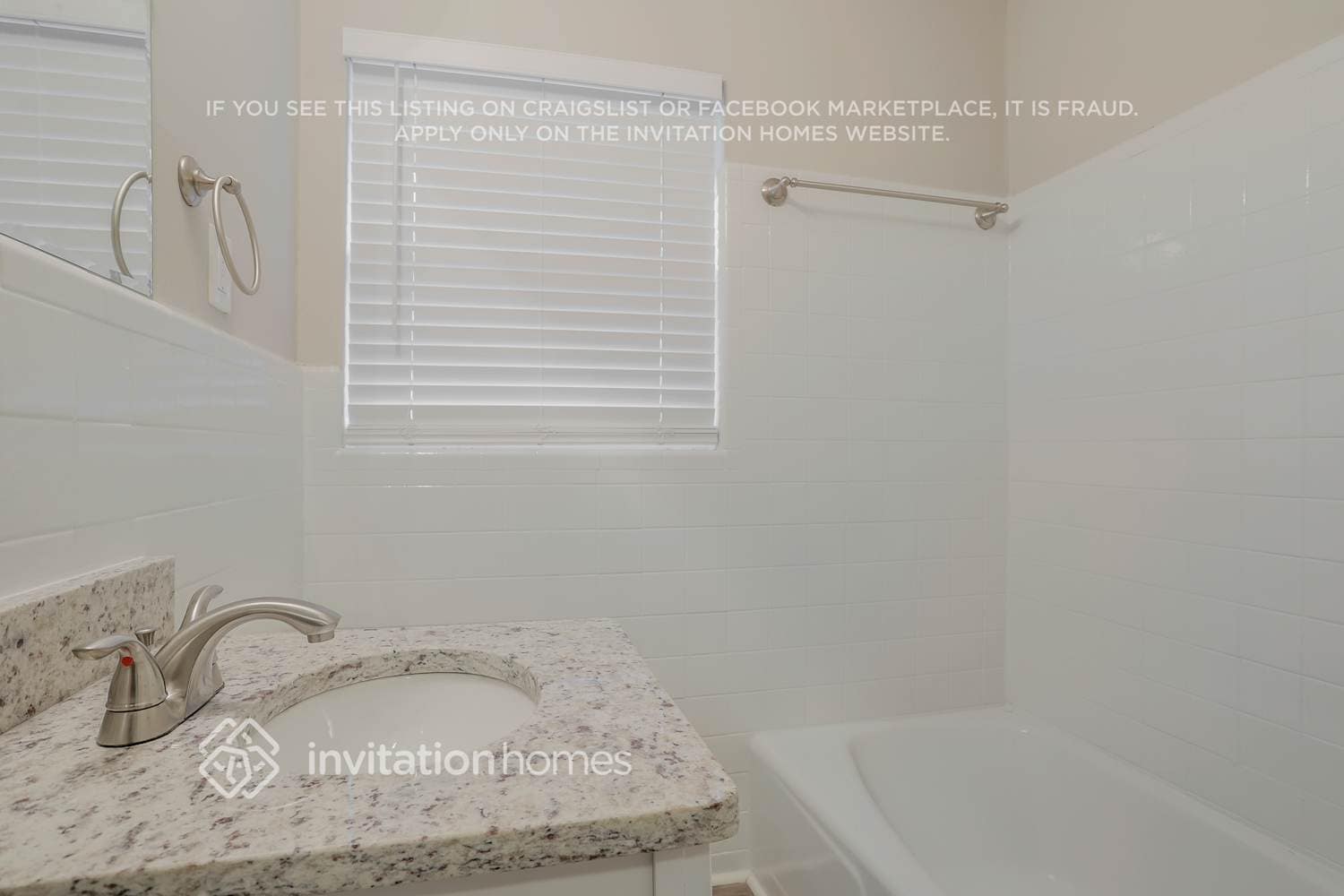 Building Photo - 8490 Meadowbrook Dr