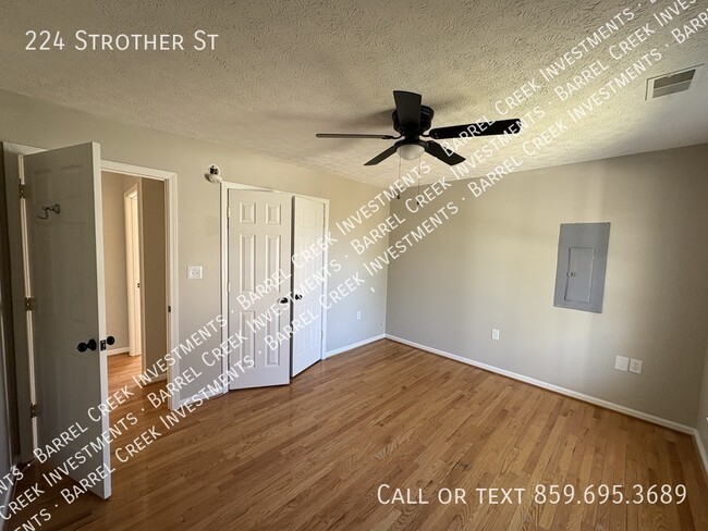 Building Photo - 224 Strother St