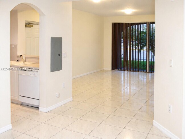 Building Photo - 6630 NW 114th Ave