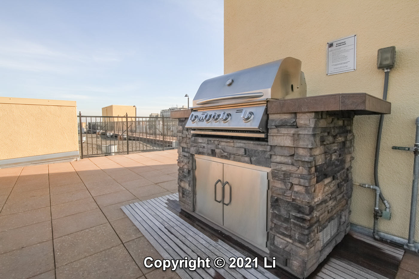 Rooftop Grill - Reservable - 585 9th St