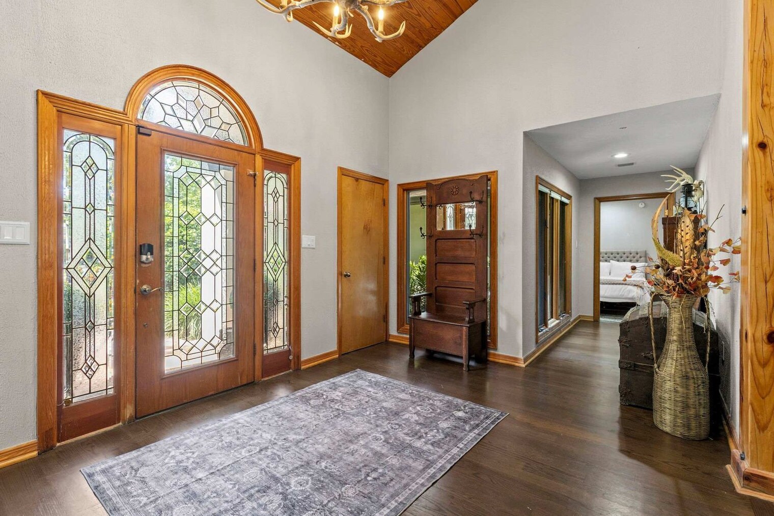 Building Photo - 926 Riverhills Dr