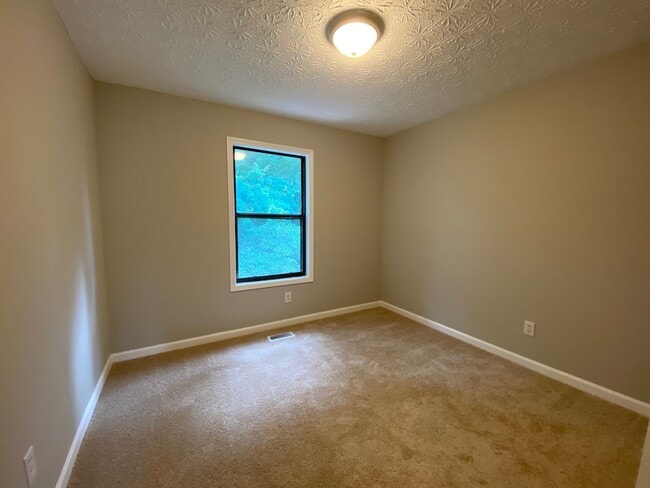 Building Photo - 1062 Dassow Ct