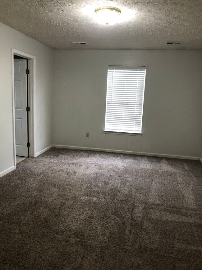 Building Photo - 665 Sherard Cir