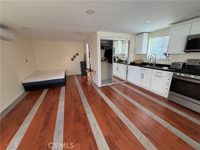 Building Photo - 24001 Bessemer St