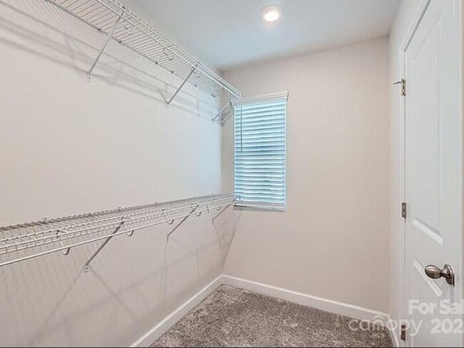 Building Photo - Beautiful 4BR 4BA Home w/ Garage Parking • Updated Appliances in Charlotte