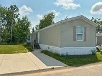 Building Photo - 8727 Sandy St