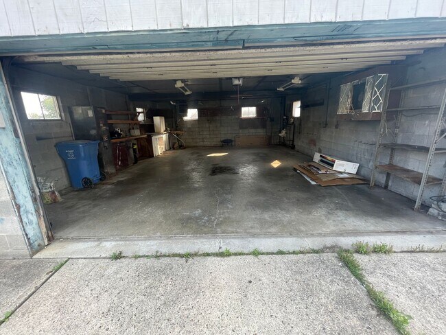 Building Photo - Spacious 3 Bedroom Home with Full finished Basement and Detached Garage!