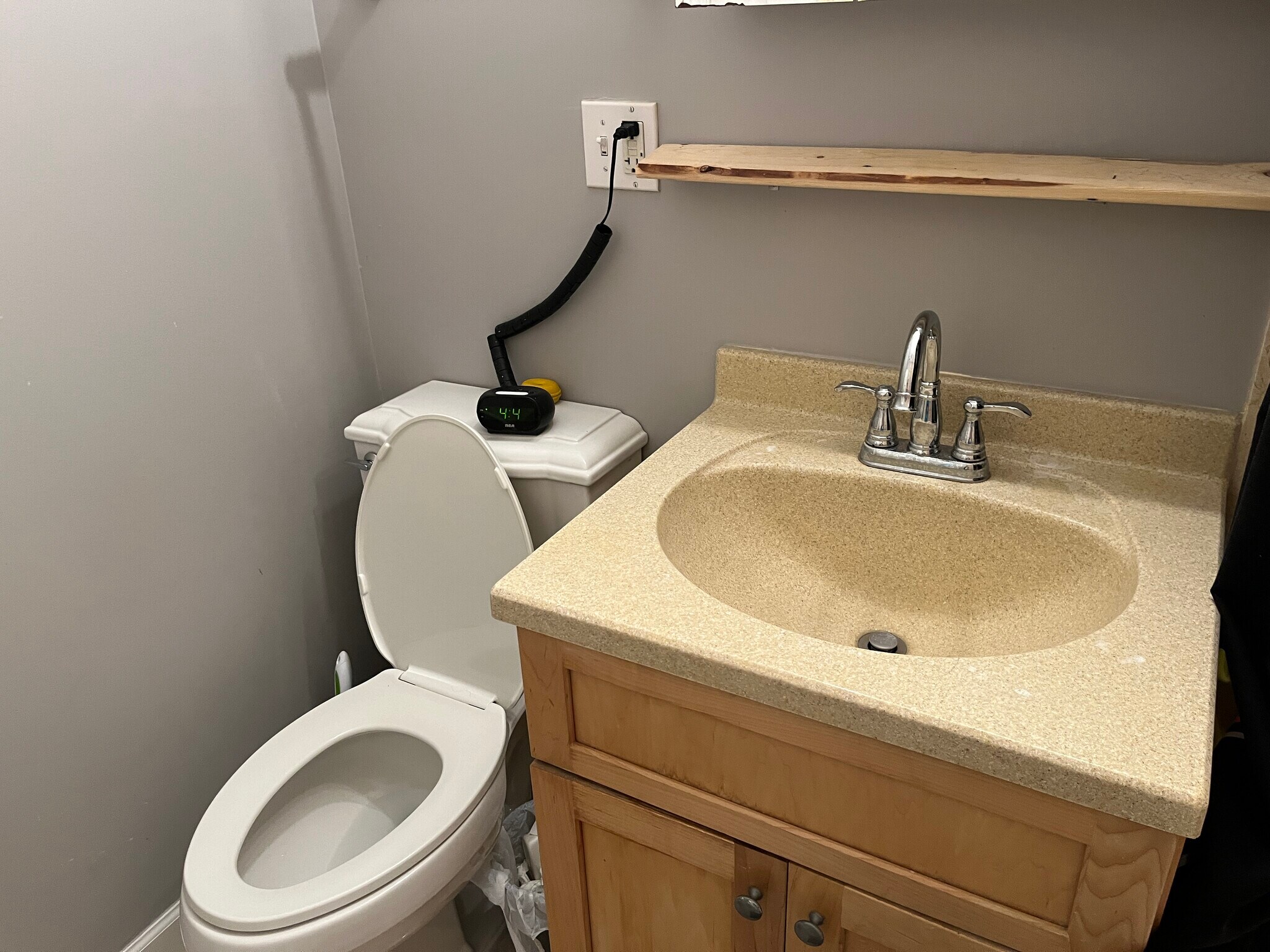 Primary bath - 6504 N Washtenaw Ave