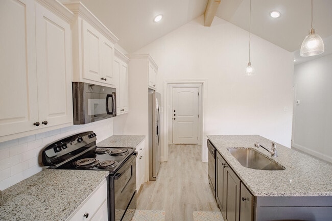 Building Photo - 1718 102nd St