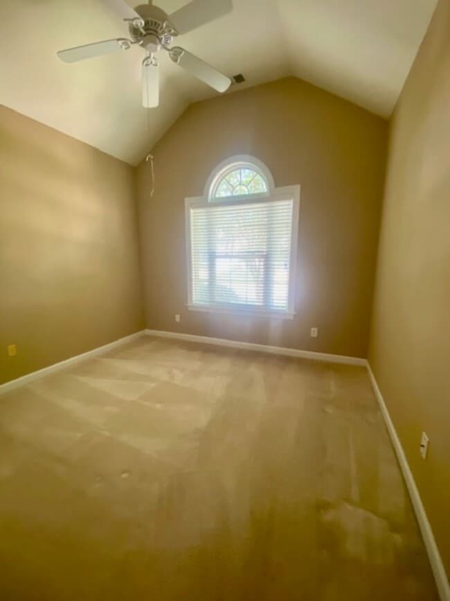Building Photo - Single Family home in Lake Powell Forest! ...