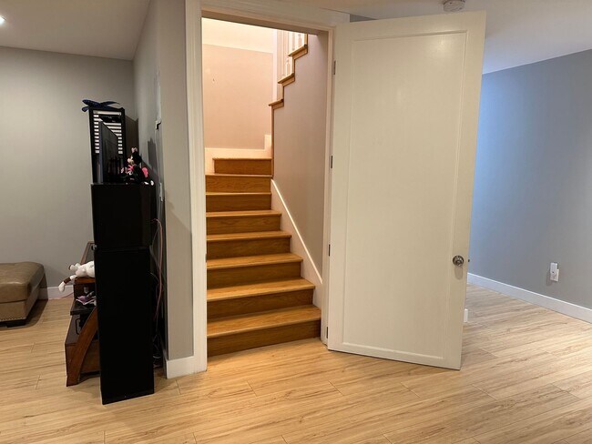 Building Photo - Charming Remodeled Home in Prime Excelsior...