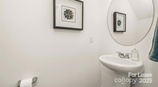 Building Photo - 10207 Guardian Dr