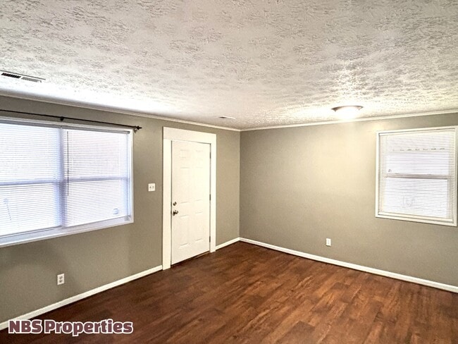 Building Photo - 2212 Harvey St