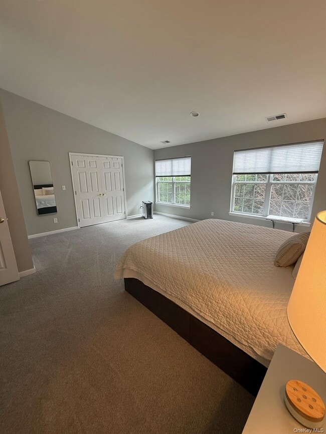 Building Photo - 955 Huntington Dr