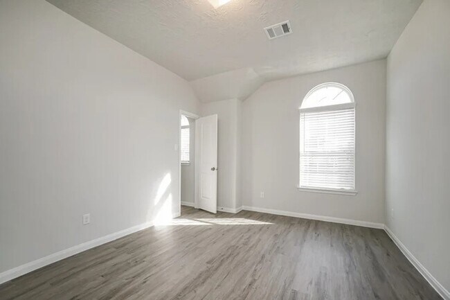 Building Photo - 30611 Lavender Trace Dr