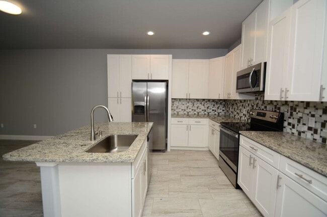 Building Photo - 25 Rosepetal Ln