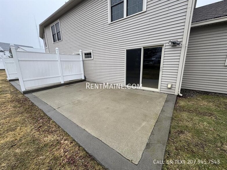 Building Photo - 20 Main Rd N