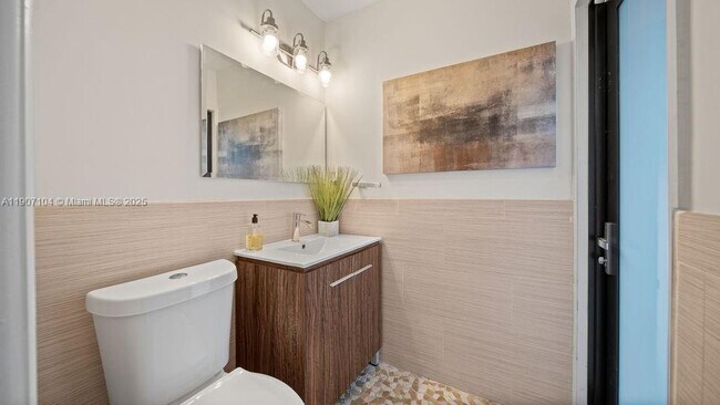 Building Photo - 5831 NW 81st Terrace