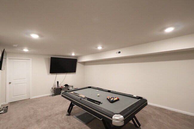 Building Photo - 7001 Batten Ct