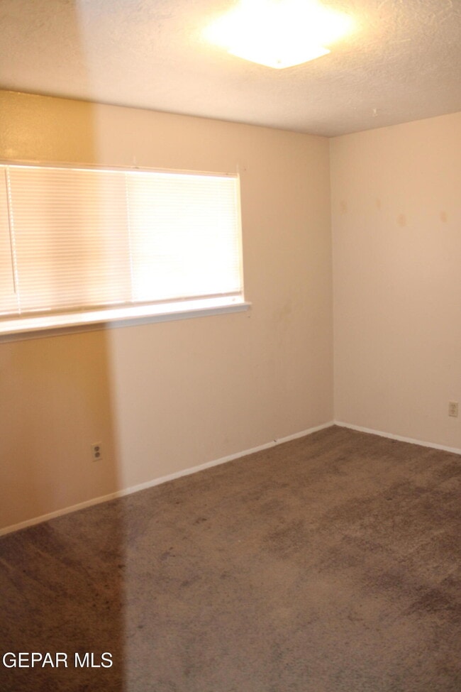 Building Photo - 5817 Blackhawk Dr