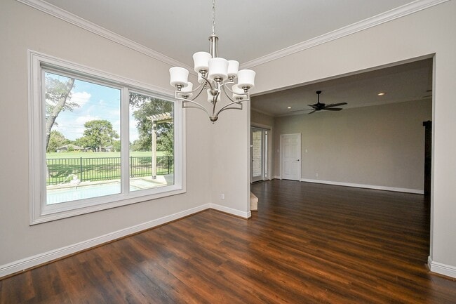Building Photo - 414 Fox Briar Ln