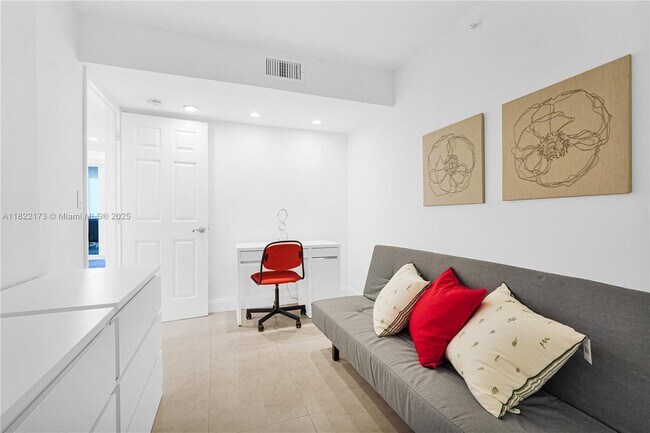 Building Photo - 881 Ocean Dr