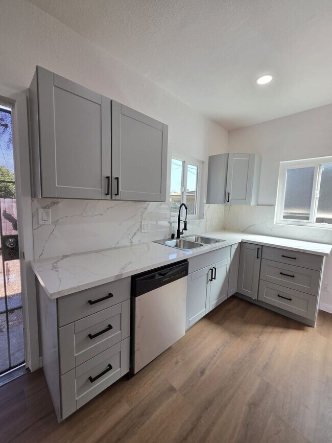 Building Photo - 3260-64 Steel Steet