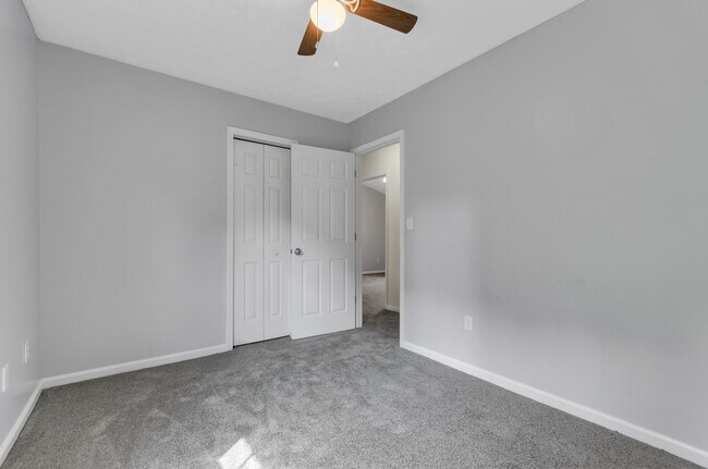 Building Photo - 517 Laurel Tree Ln