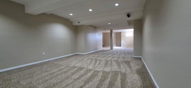 Building Photo - 2999 Iowa Ct