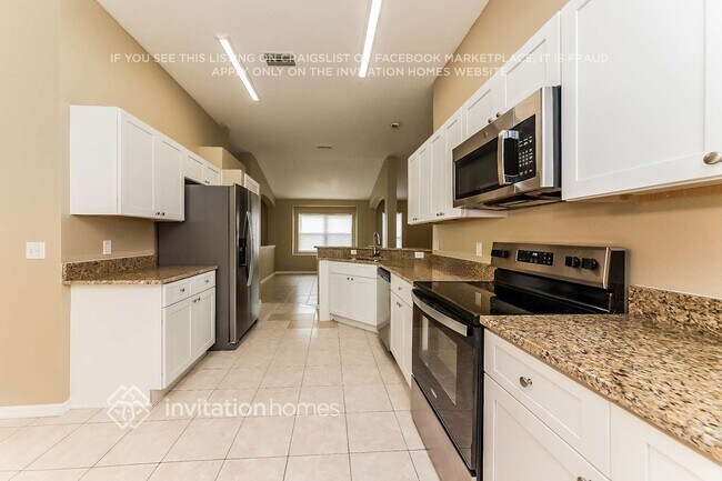 Building Photo - 11801 Acorn Woods Terrace