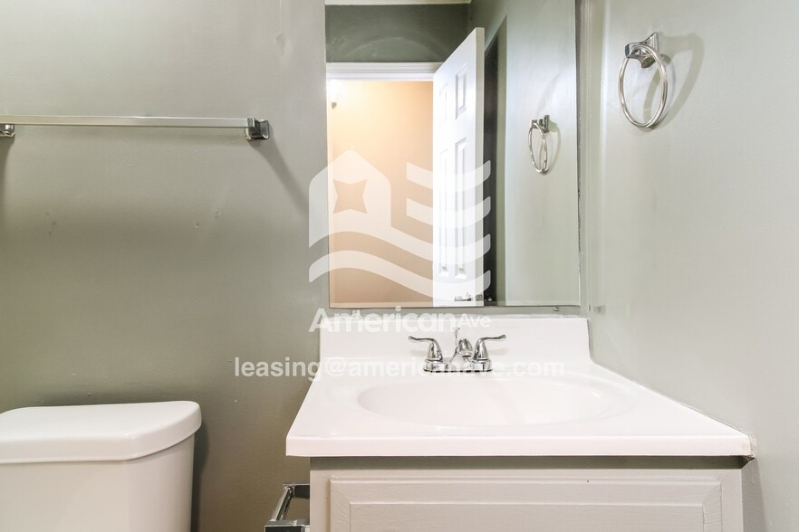 Building Photo - 708 Fair St