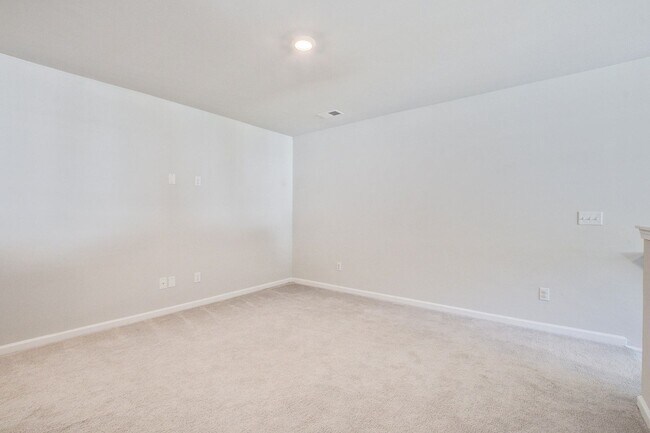 Building Photo - Stunning 5 Bedroom Cypress Preserve