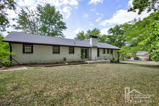 Building Photo - 1870 Gherry Dr