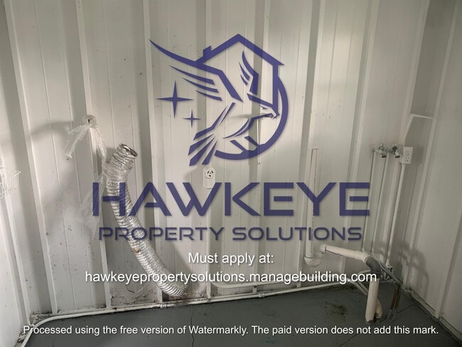 Building Photo - 530 Skyline Dr E