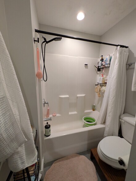 Building Photo - 12 E 54th St